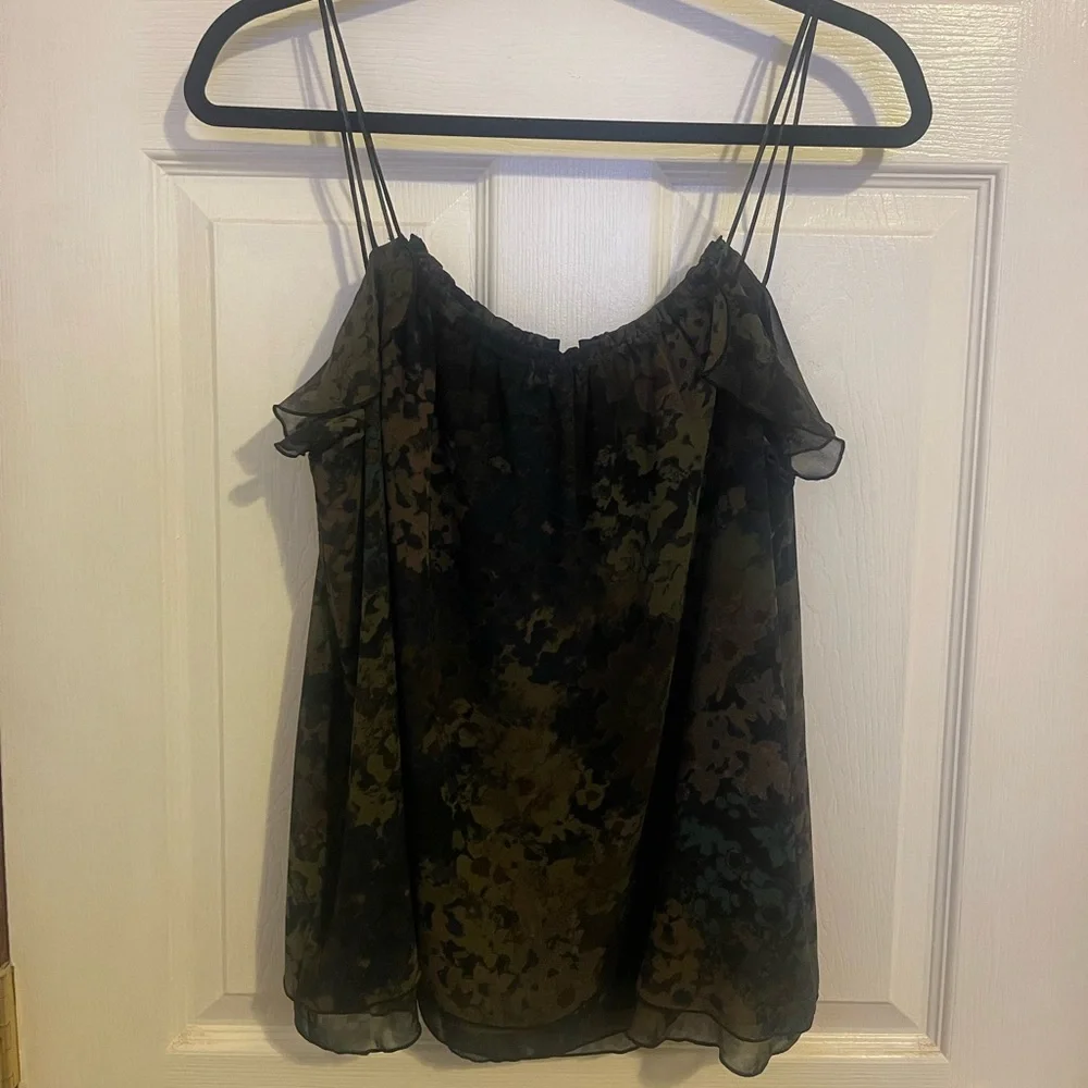 Express Tank Top - Picture 4 of 5